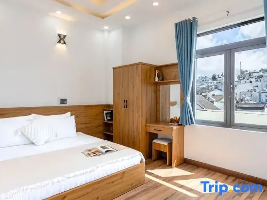 Deluxe Double room (full double bed)
