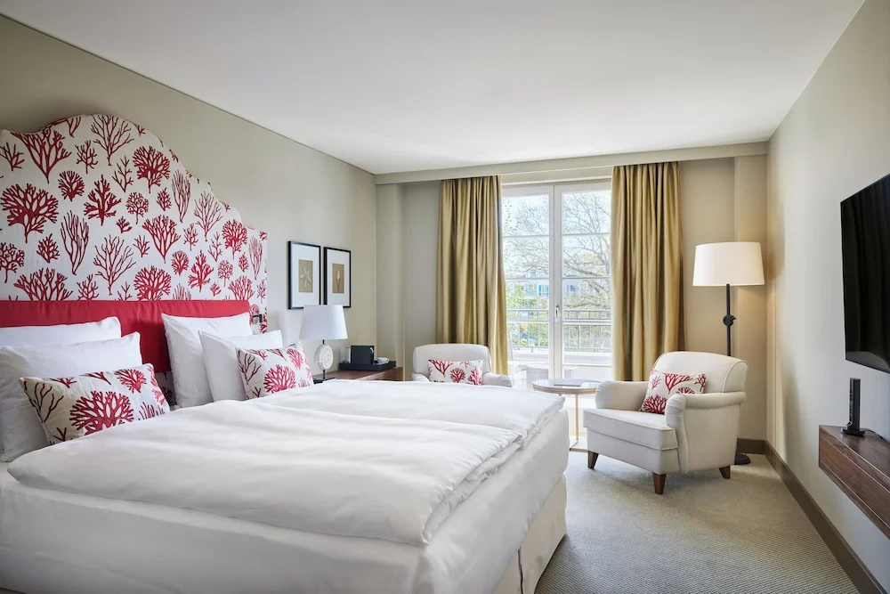 Standard Double room with balcony and with city view (full double bed)