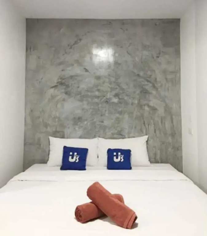 Deluxe Double room (full double bed)