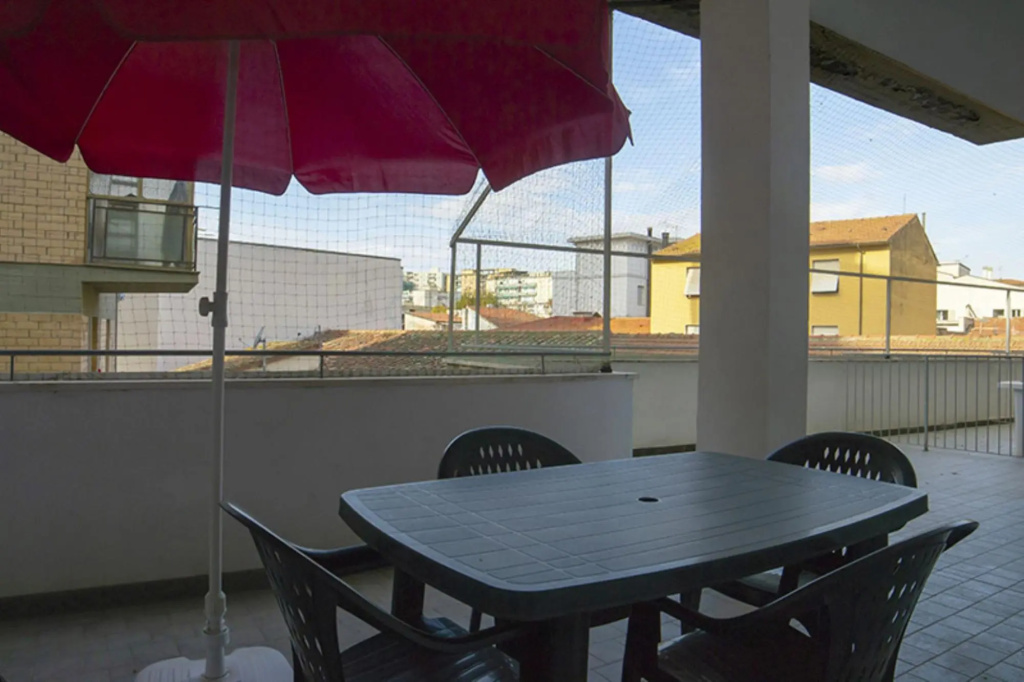 Rosmarino: Delightful apartment in the center of Follonica, in the pedestrian area a few steps from-ROSMARINO