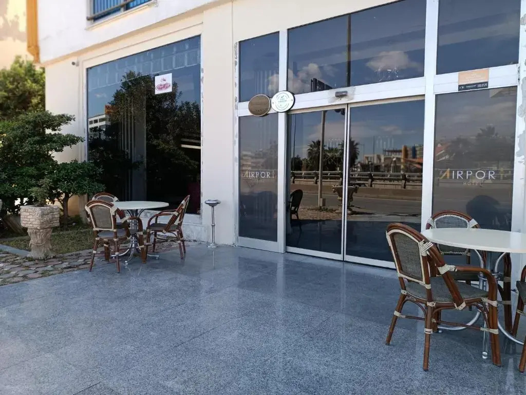 Airport Hotel - фото 10