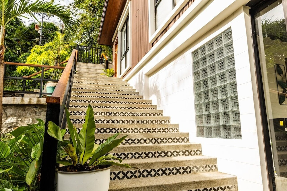 Uno Maya by Araw Residences