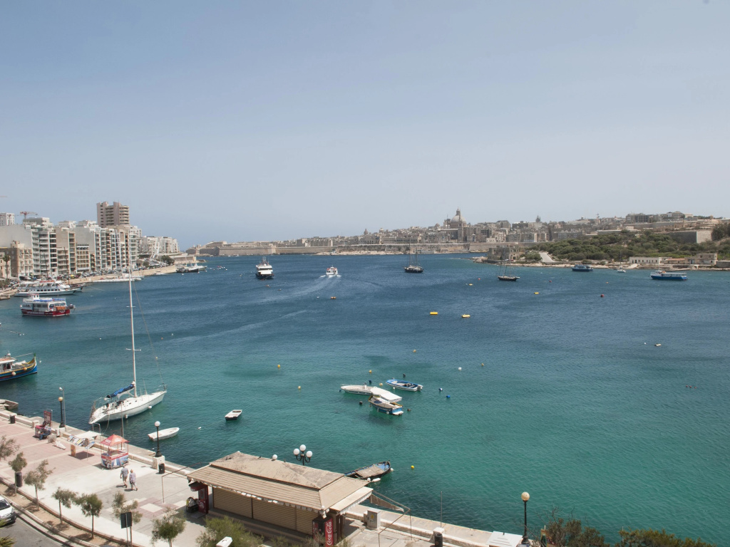 Beach & Waterfront