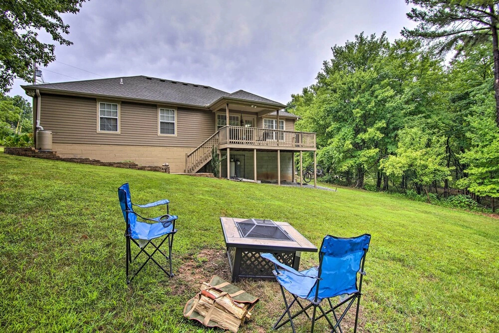 Bella Vista Home: Steps to Mountain Biking Trails!