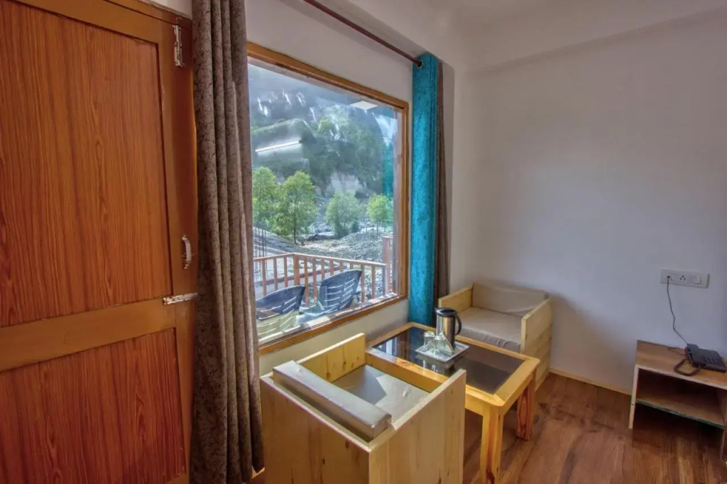 Отель Beas River Retreat A Riverside Hotel With Balcony, фото 11