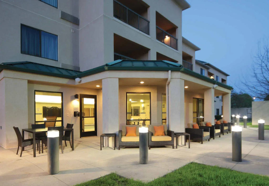 Courtyard by Marriott Dayton North
