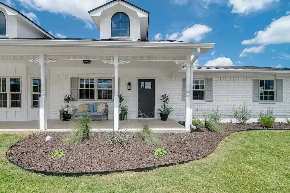 108 Wisteria Dr