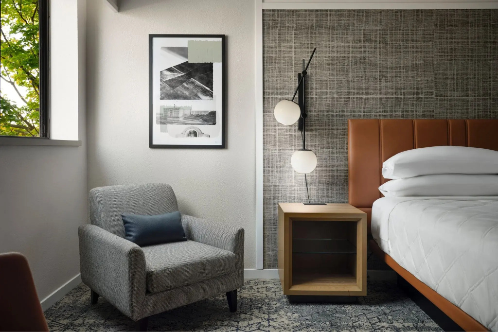Sheraton Grand Rapids Airport Hotel - Général