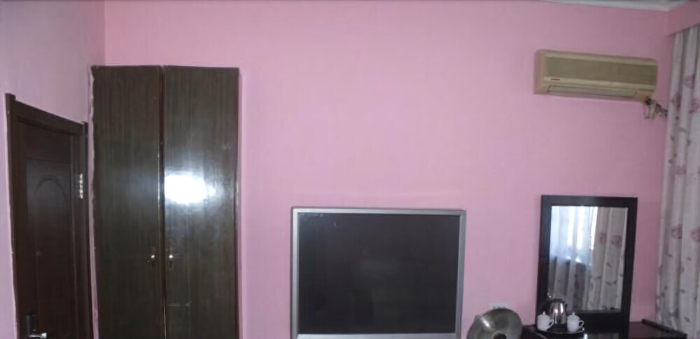 Image 7
