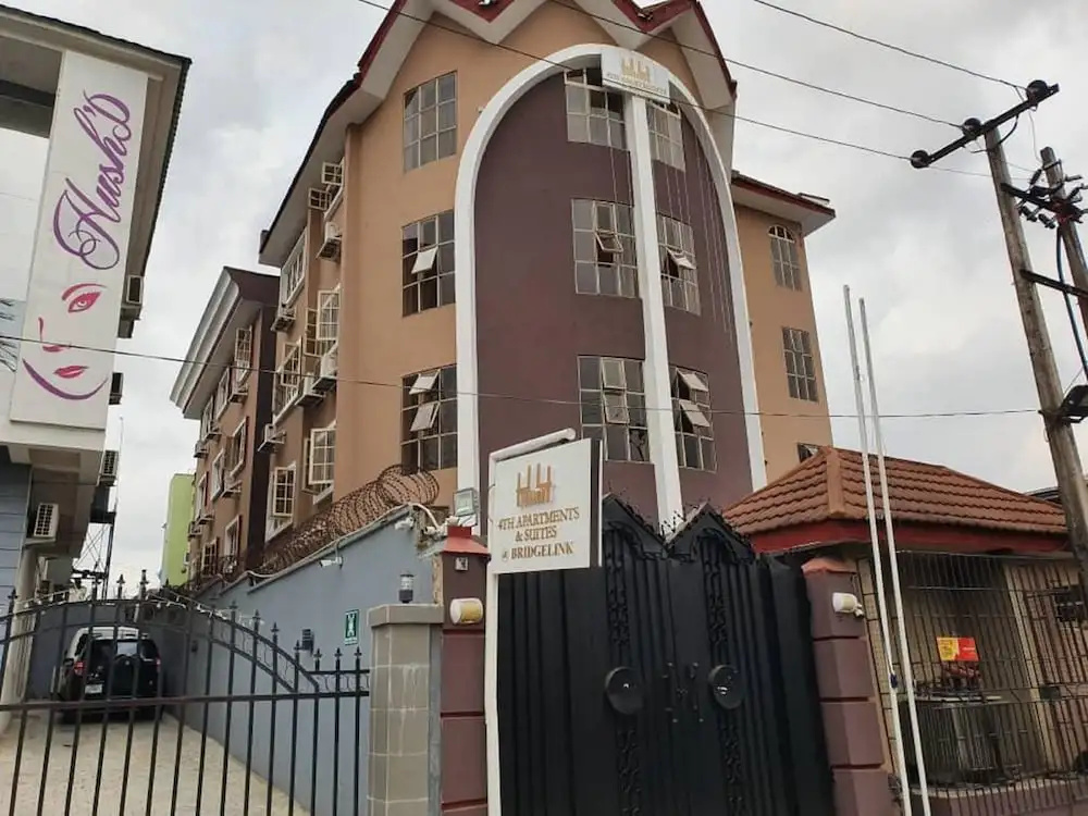 4th Apartment and Suites