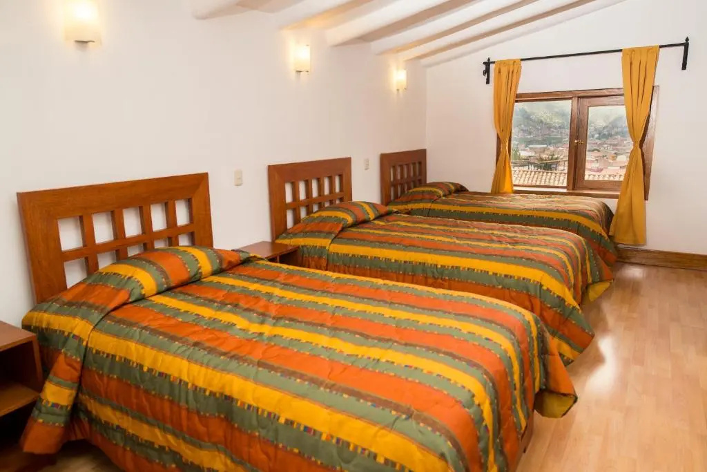 Standard Triple room