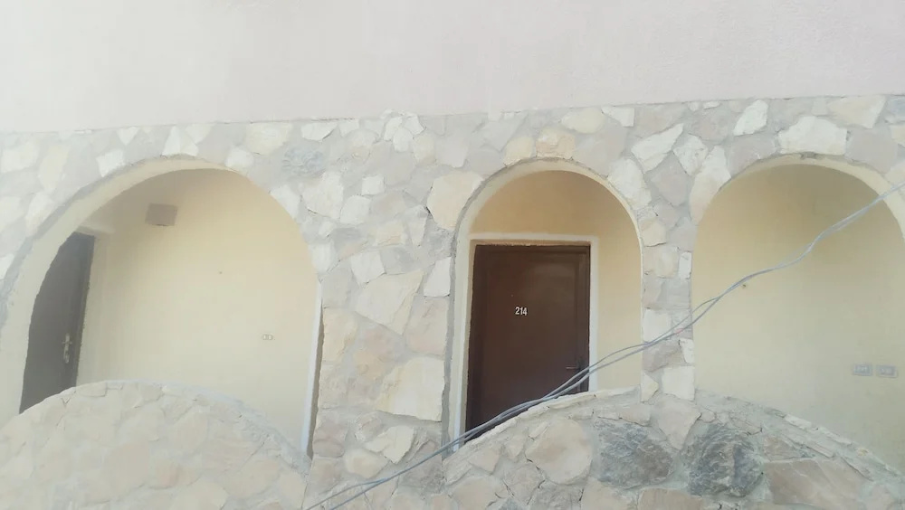 Ahmed Safari Camp & hotel