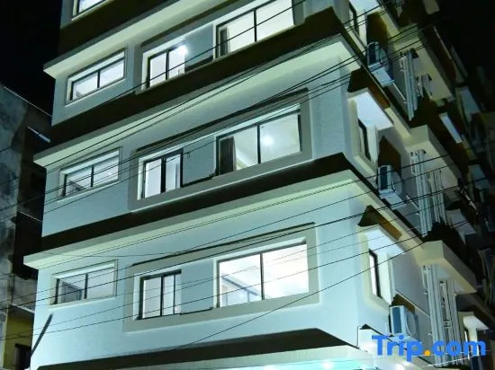 9 RAYA Hotel