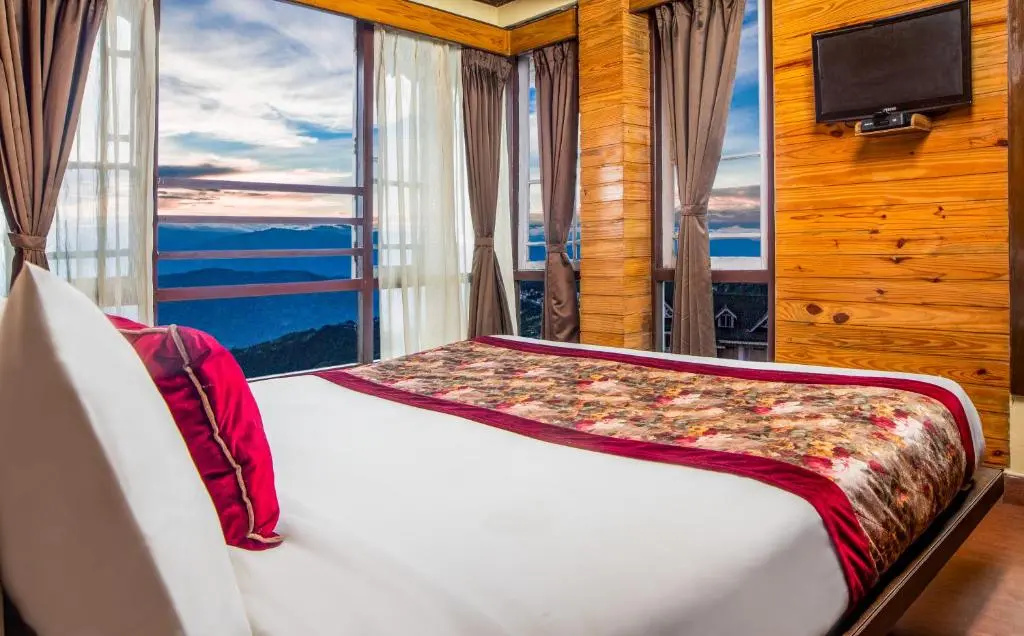 Deluxe room with mountain view