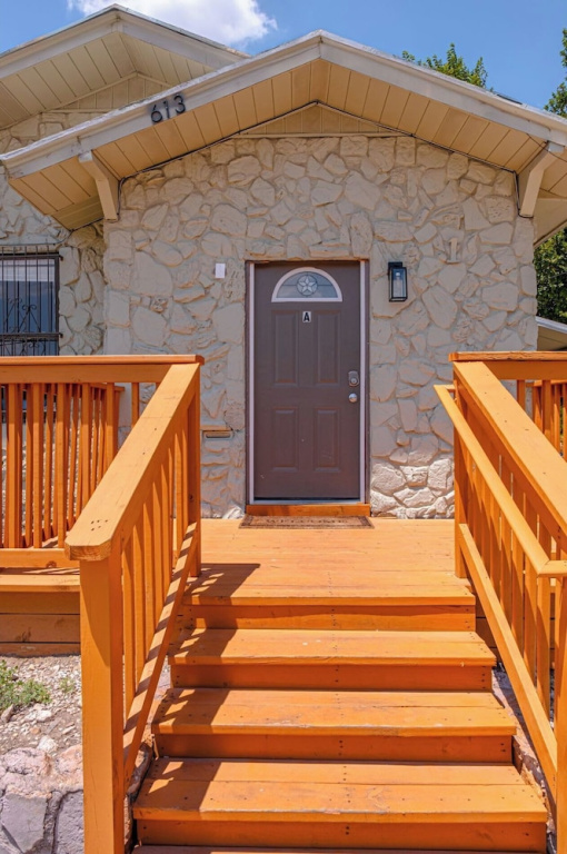 Glorius Amazing 2br/1ba Stay Near Lively Downtown!