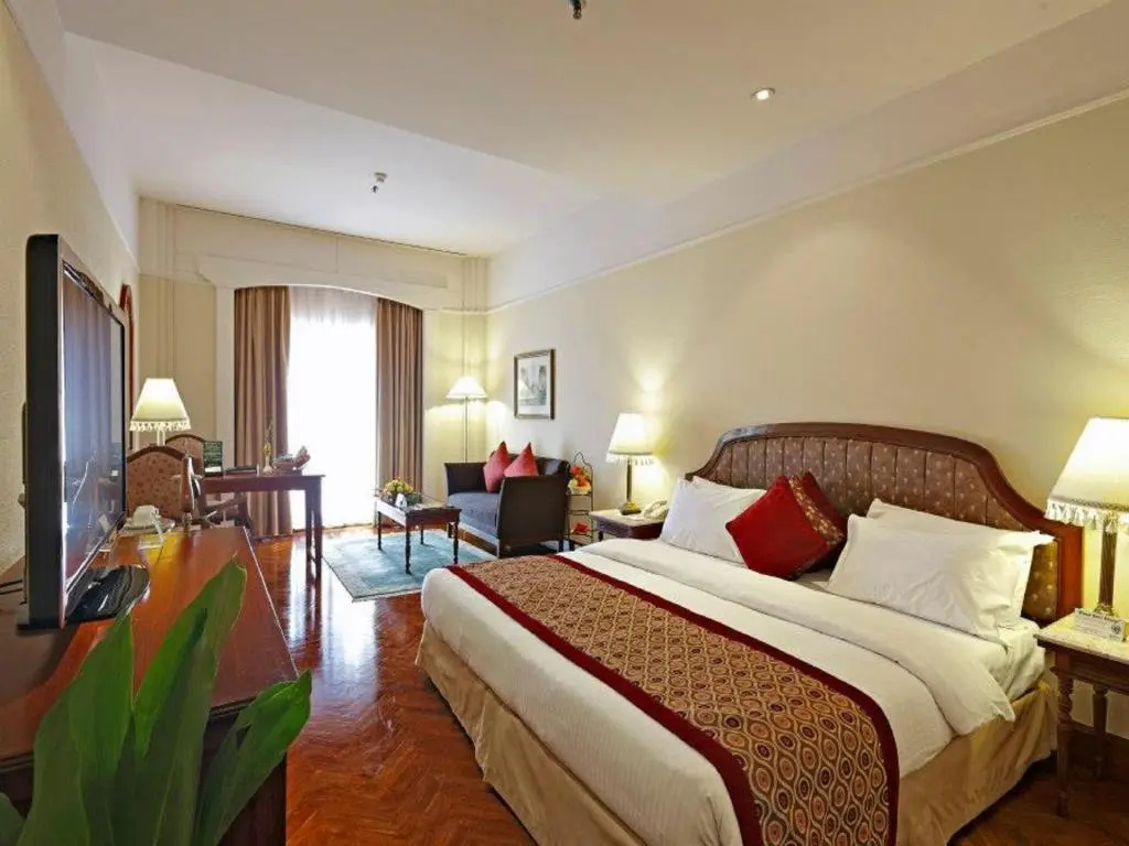 Business Double room (full double bed)