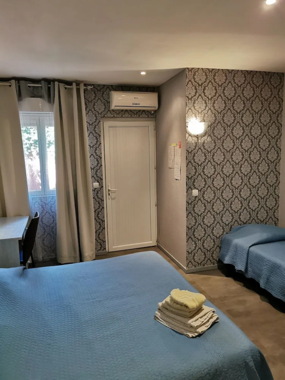 Standard Triple room with balcony