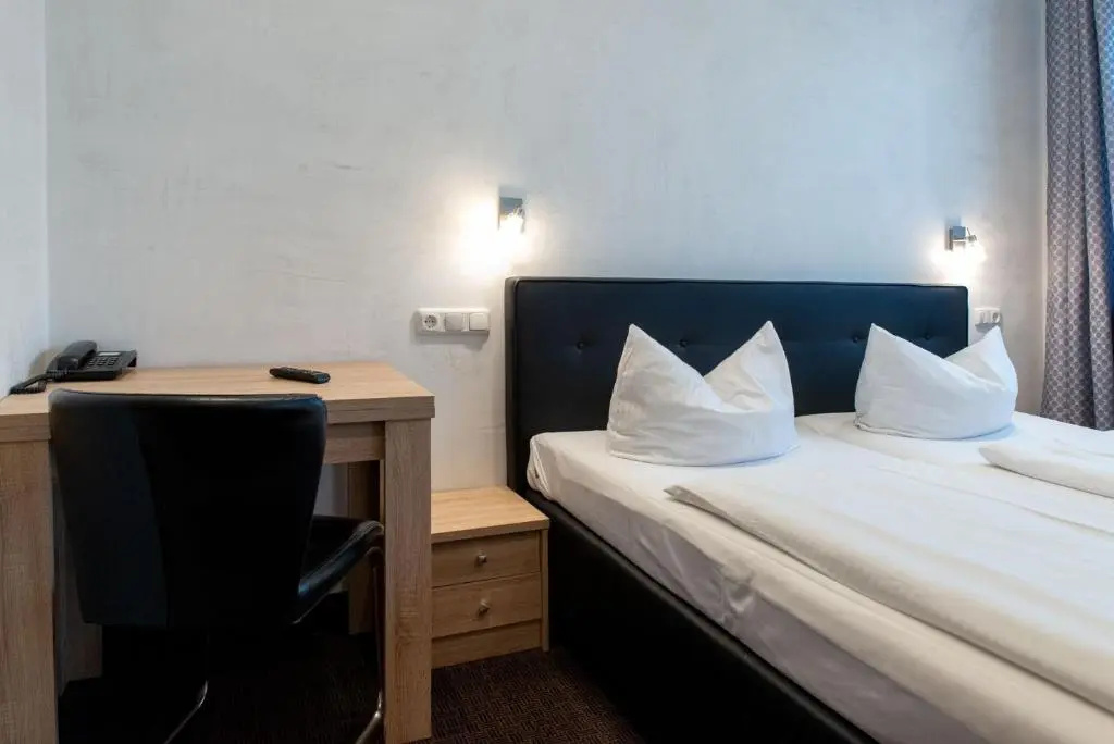 Standard Double room (full double bed)