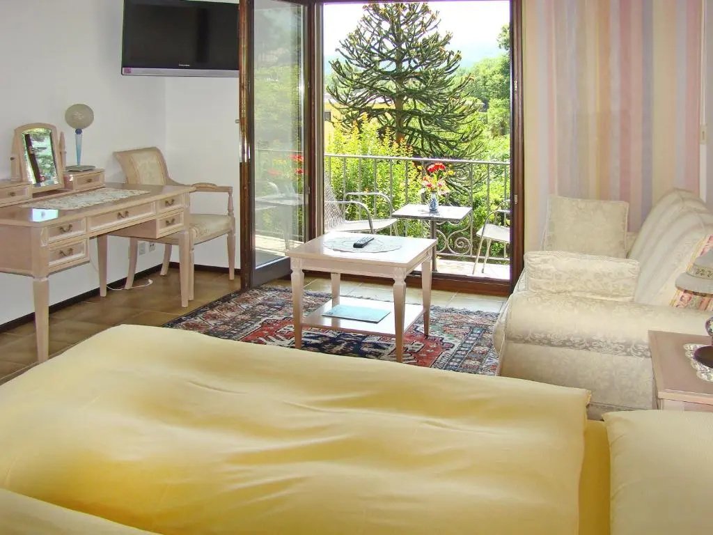 Standard Double room with balcony (full double bed)