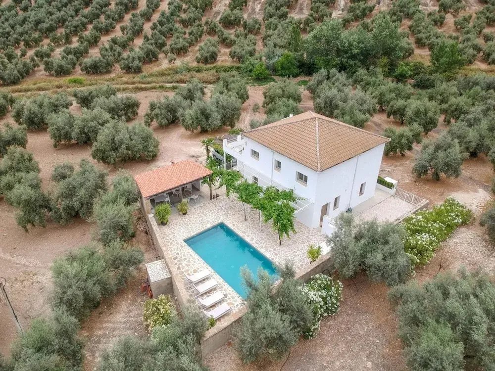 Casa Olivo in Izn jar