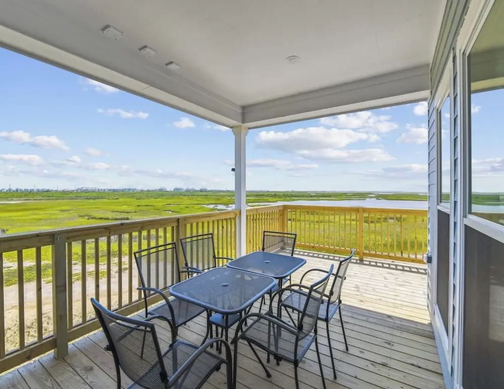3 Bedrooms Cottage with balcony