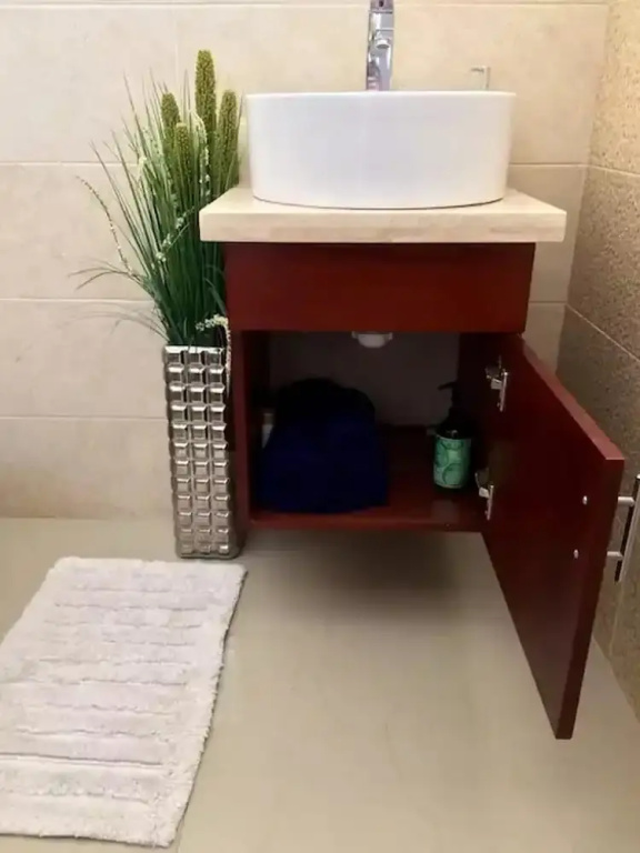 Comfort room