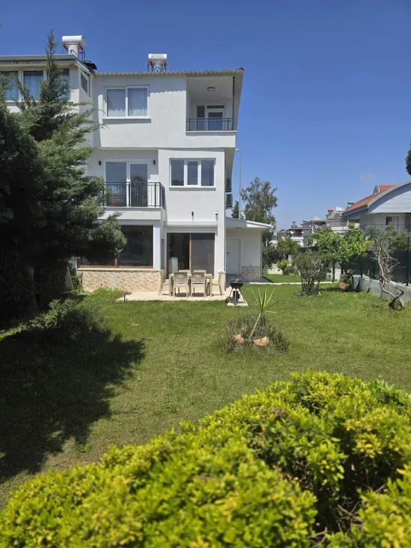 VILLA OLINDA 4 BED with huge garden - фото 47