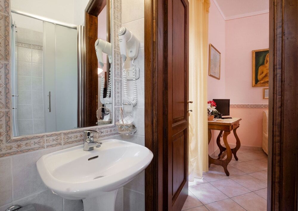 B&B LOCANDA IL TUFO ROSA by null
