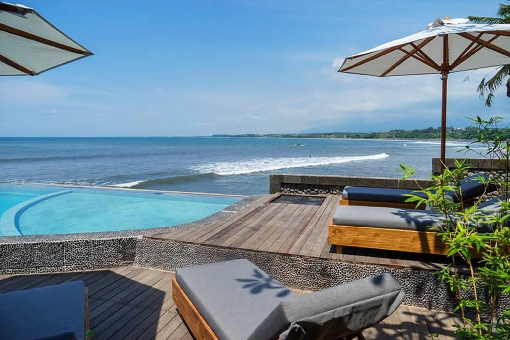 Beach & Waterfront