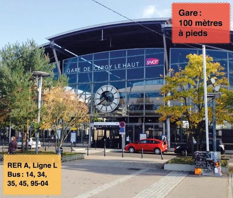 Chaleureux Studio 30m2 - Au pied de la Gare - PARKING