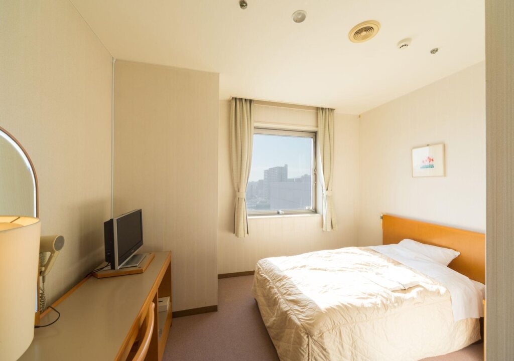 Hiroshima International Youth House (JMS Aster Plaza) by null