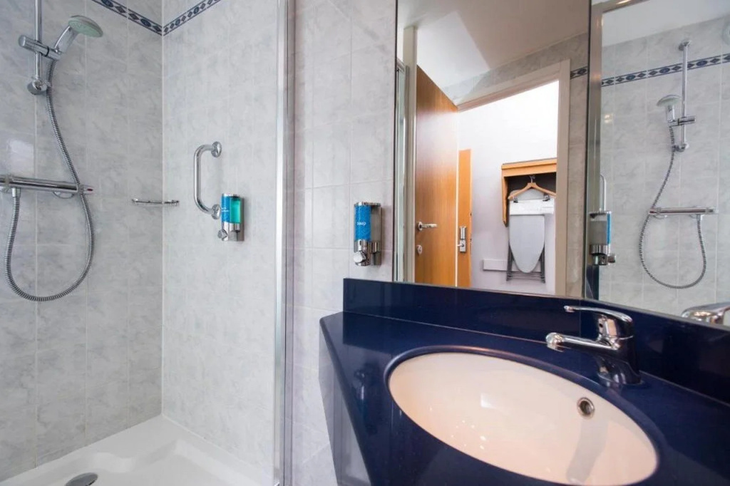 Holiday Inn Express Swansea - East by IHG - Général