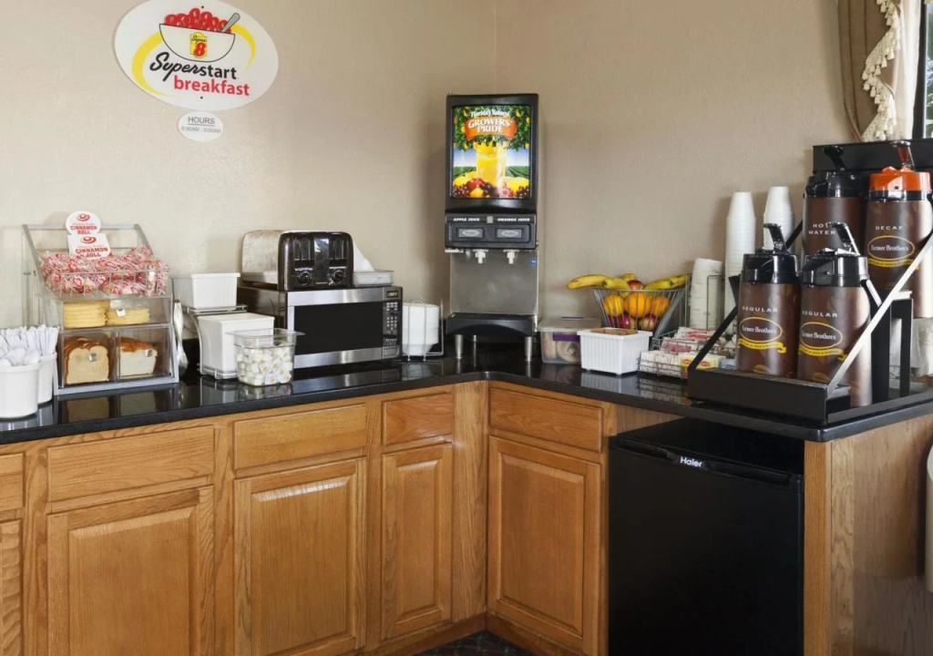 Food & Beverage