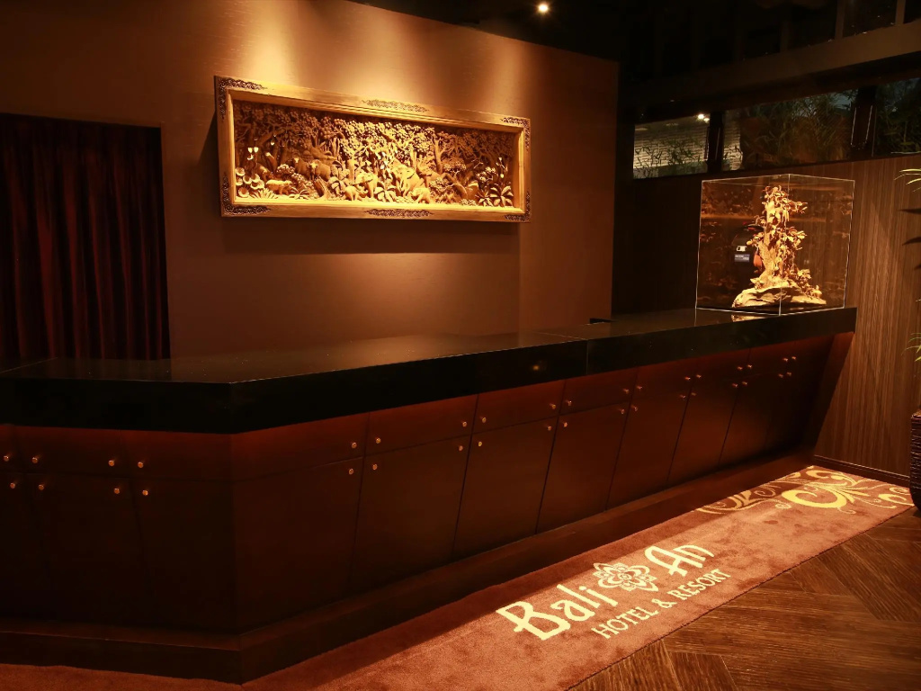 Lobby & Reception