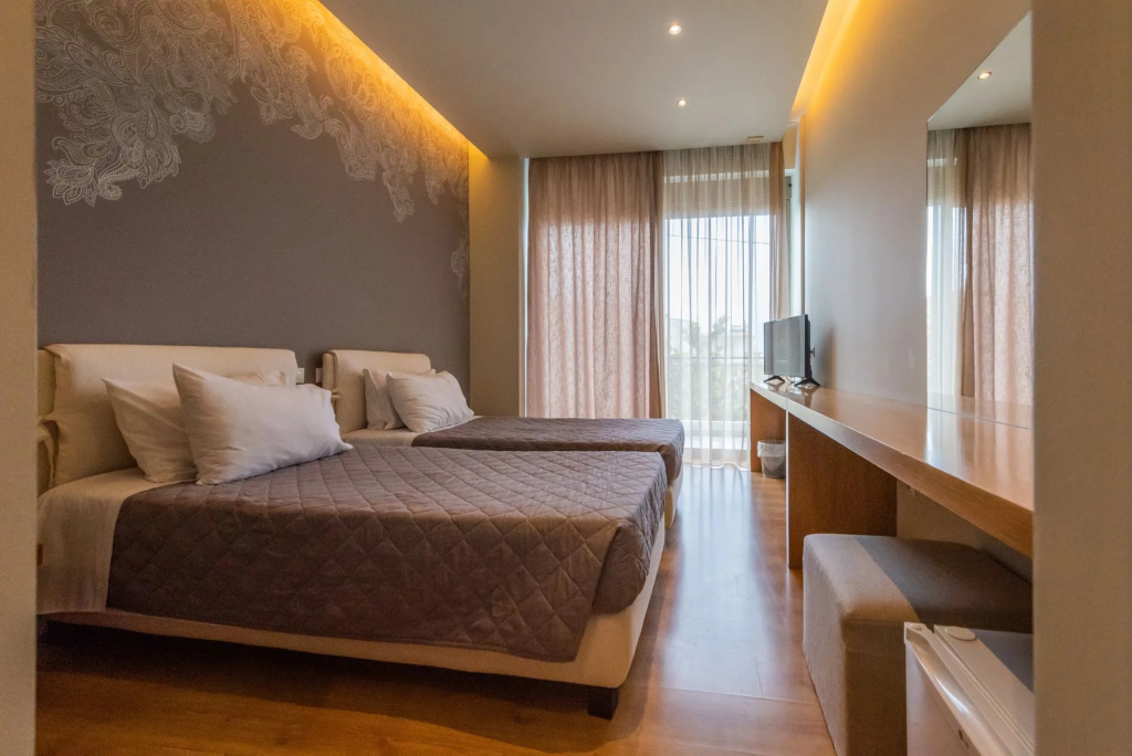 Superior Double room (full double bed)