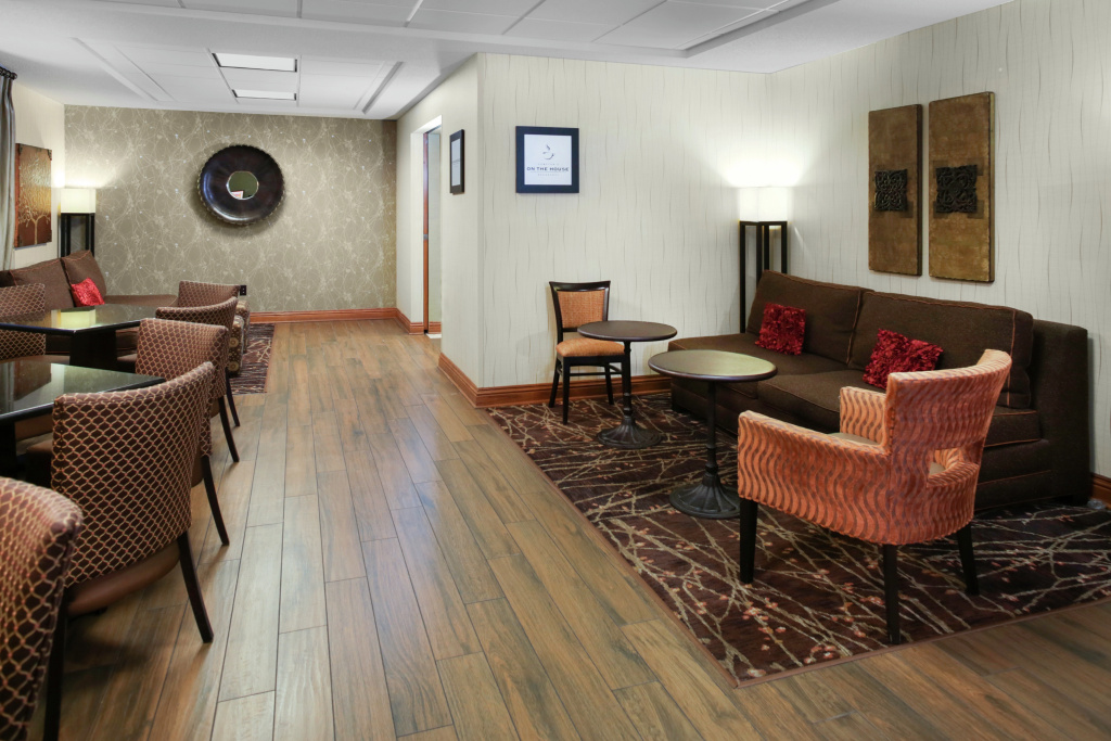 Lobby & Reception