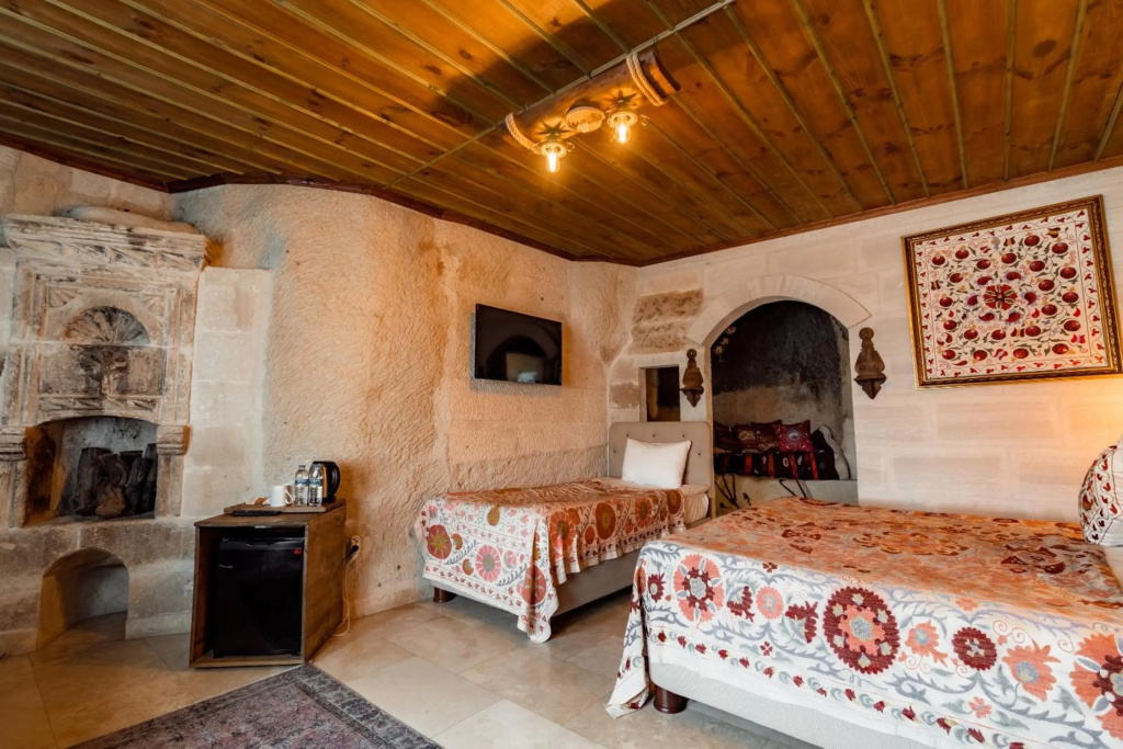 Amber Cave Suites — 5