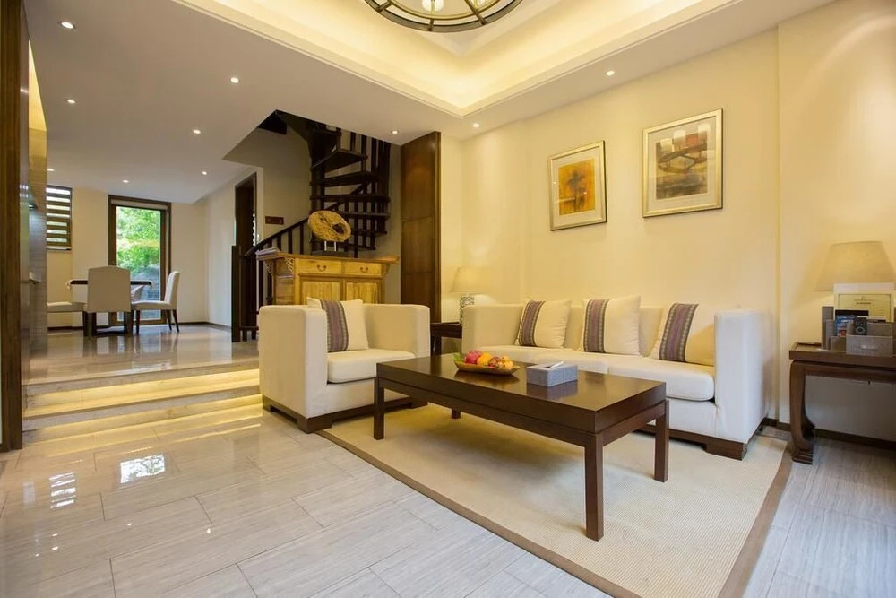 Lobby & Reception