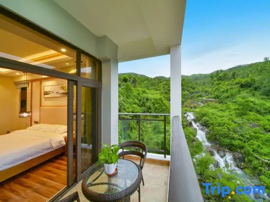 Standard Double room with balcony (full double bed)