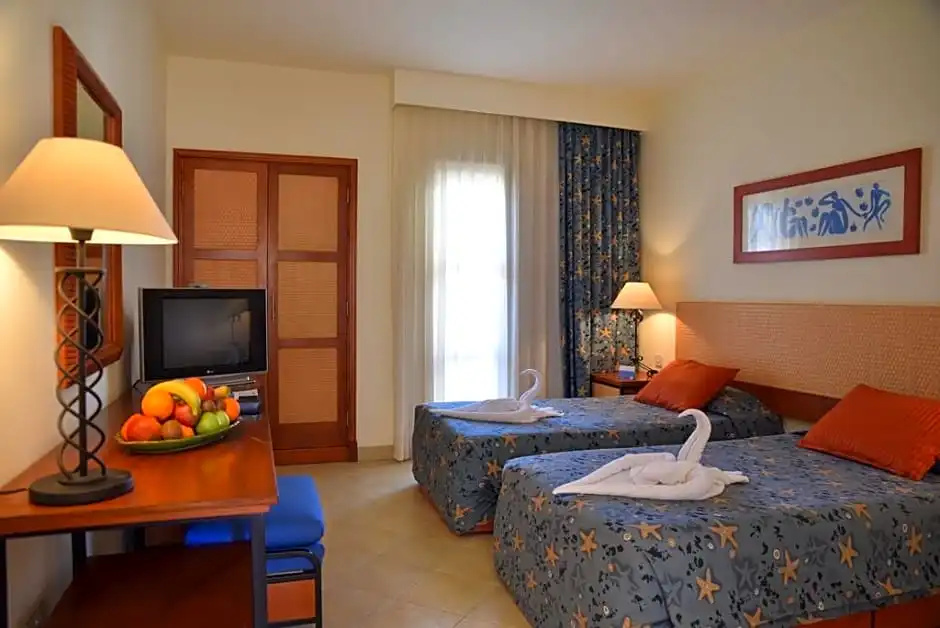 Marina Plaza Hotel, Tala Bay - Chambres