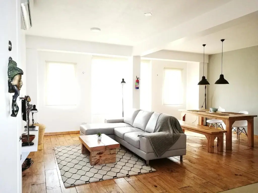 2 Bedrooms Apartment