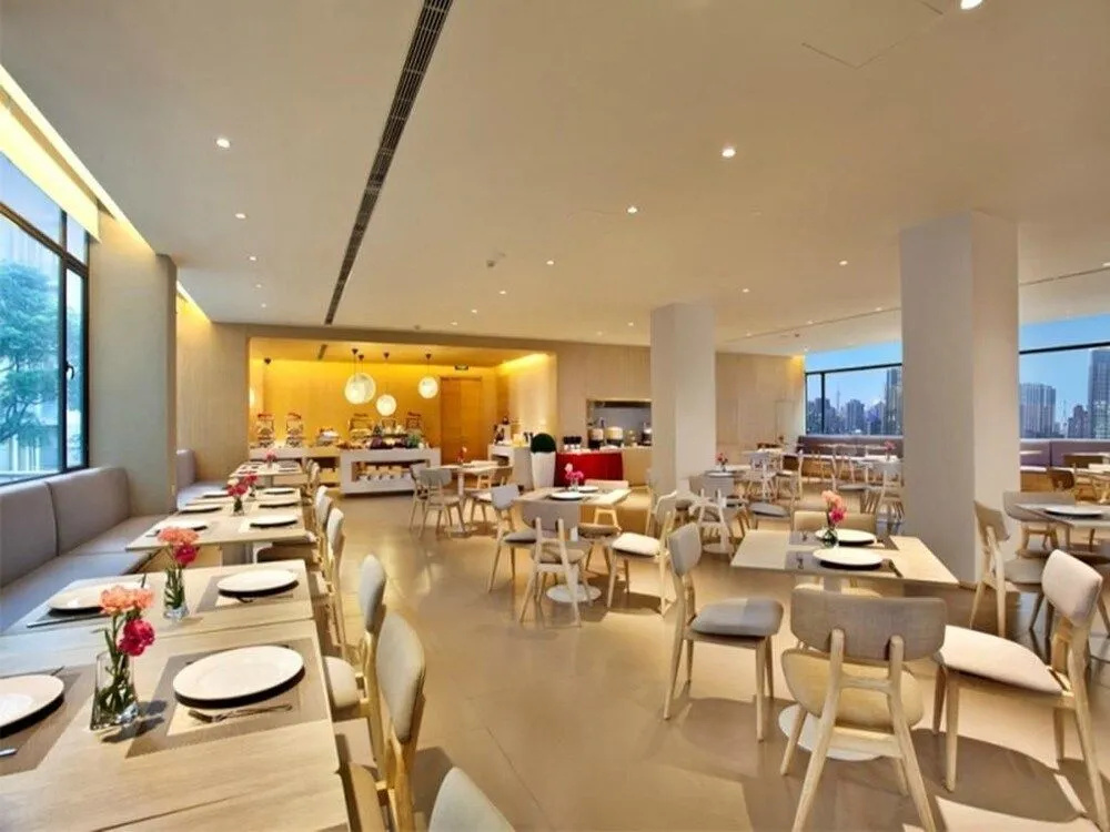 Food & Beverage