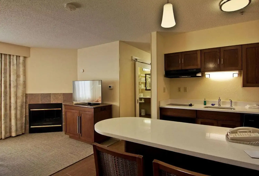 1 Bedroom Suite