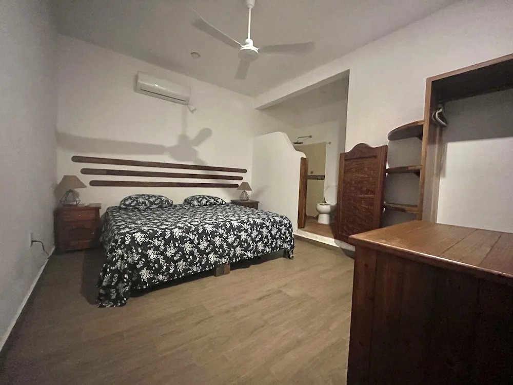 Deluxe Double room (full double bed)