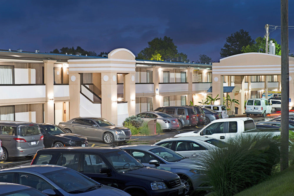 Days Inn St. Louis - Lindbergh Boulevard