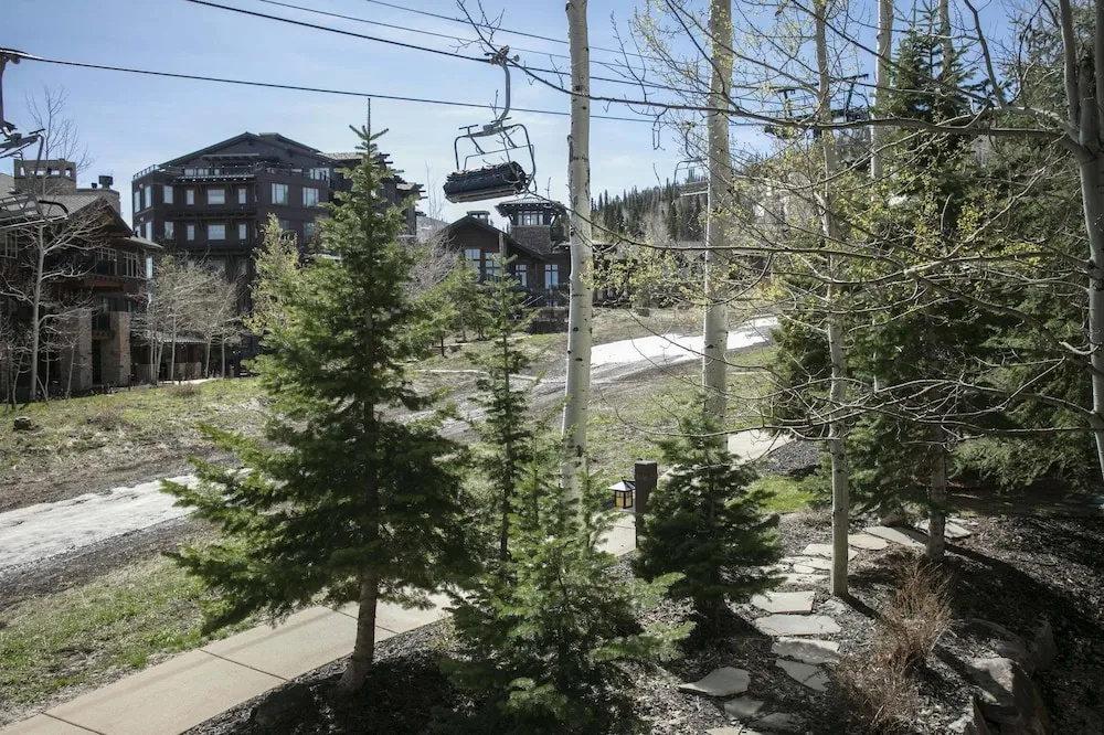Flagstaff 204 - Ski-in/ski-out Mountain Retreat - 3br 3 Bedroom Condo
