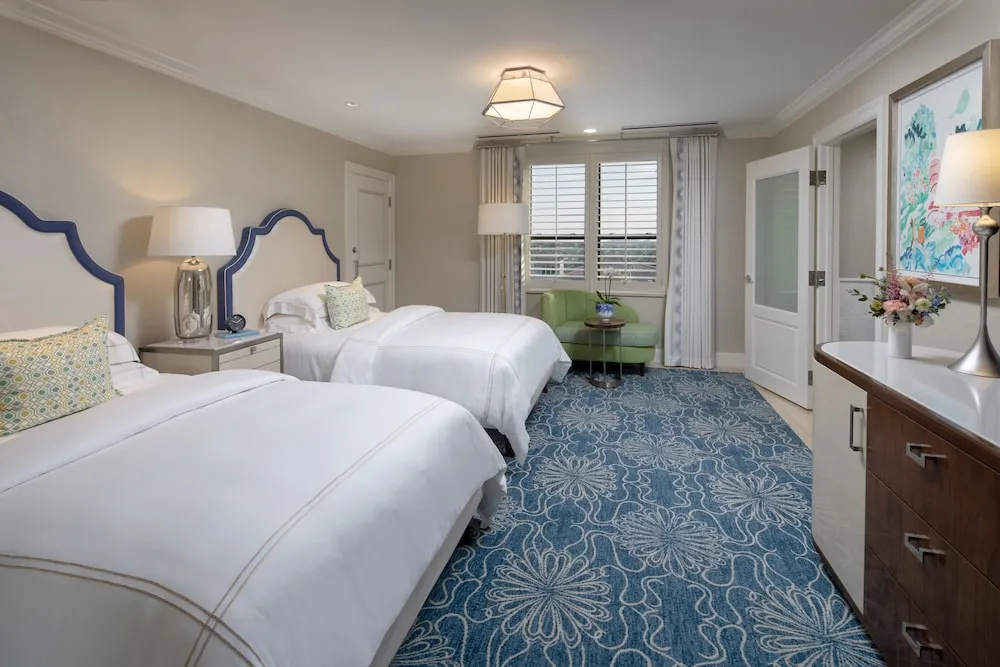 Standard Quadruple room with view