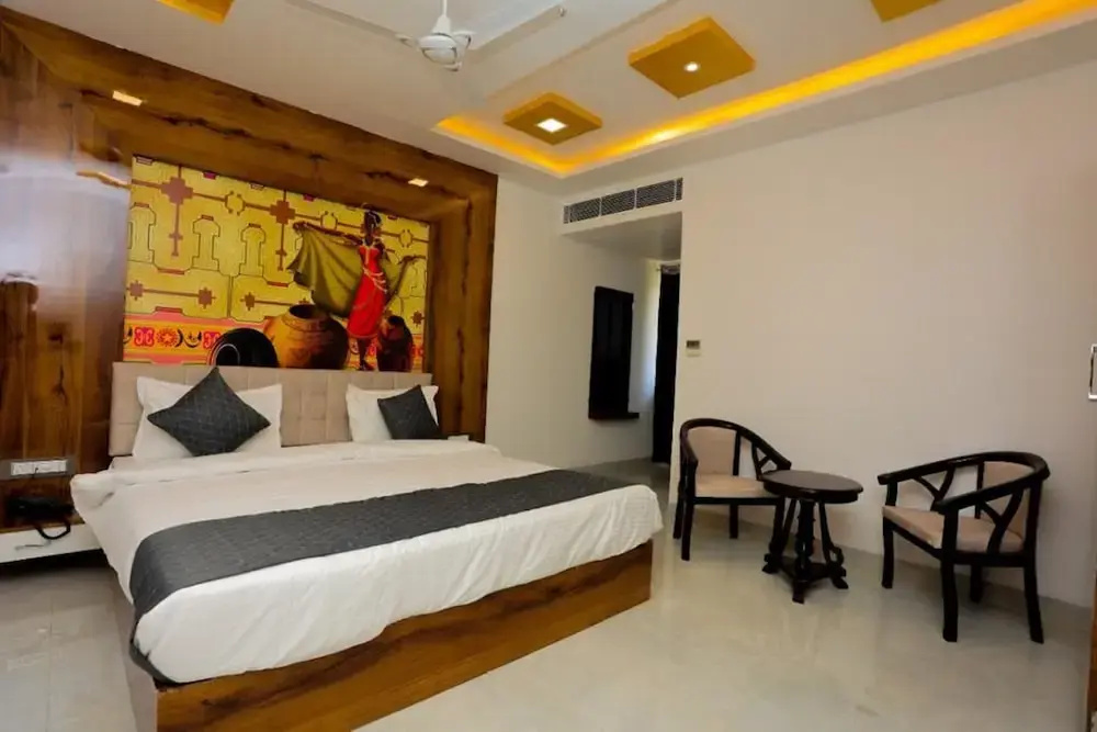 Superior Double room with balcony (full double bed)