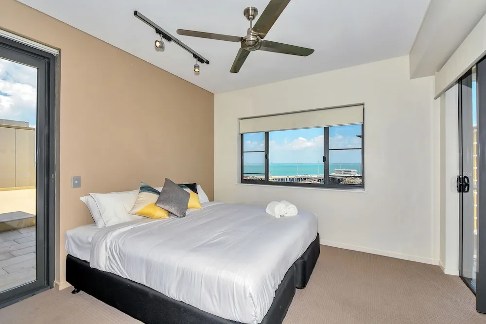 2 Bedrooms Family Apartment with ocean view