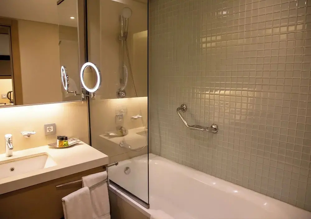 Deluxe Double room (full double bed)